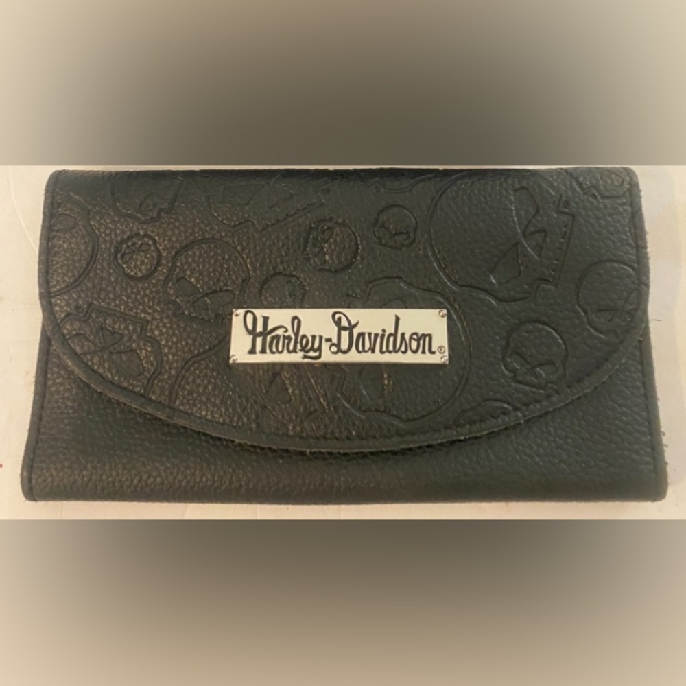 Harley Davidson Embossed Skulls Wallet